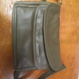 Bueno women’s purse tan